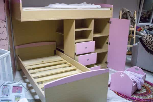 Κουκέτα Υπερυψωμένη με τάβλες και αποθηκευτικό χώρο σε απόχρωση Δρύς - Ρόζ μάτ 90x200