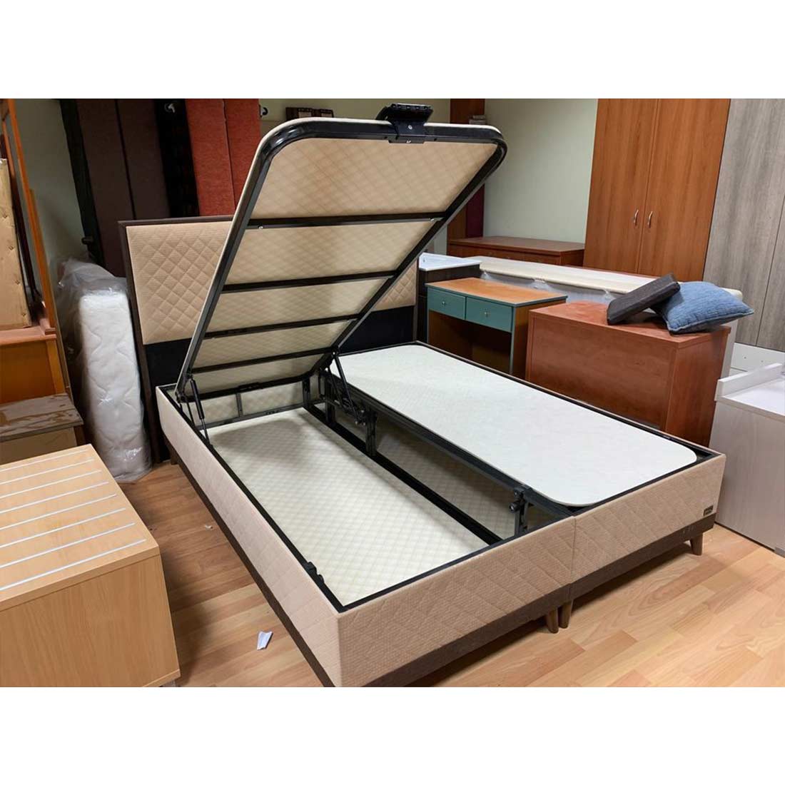 Κρεβάτι Διπλό με αποθηκευτικό χώρο με επενδυση Υφασμα 160x200
